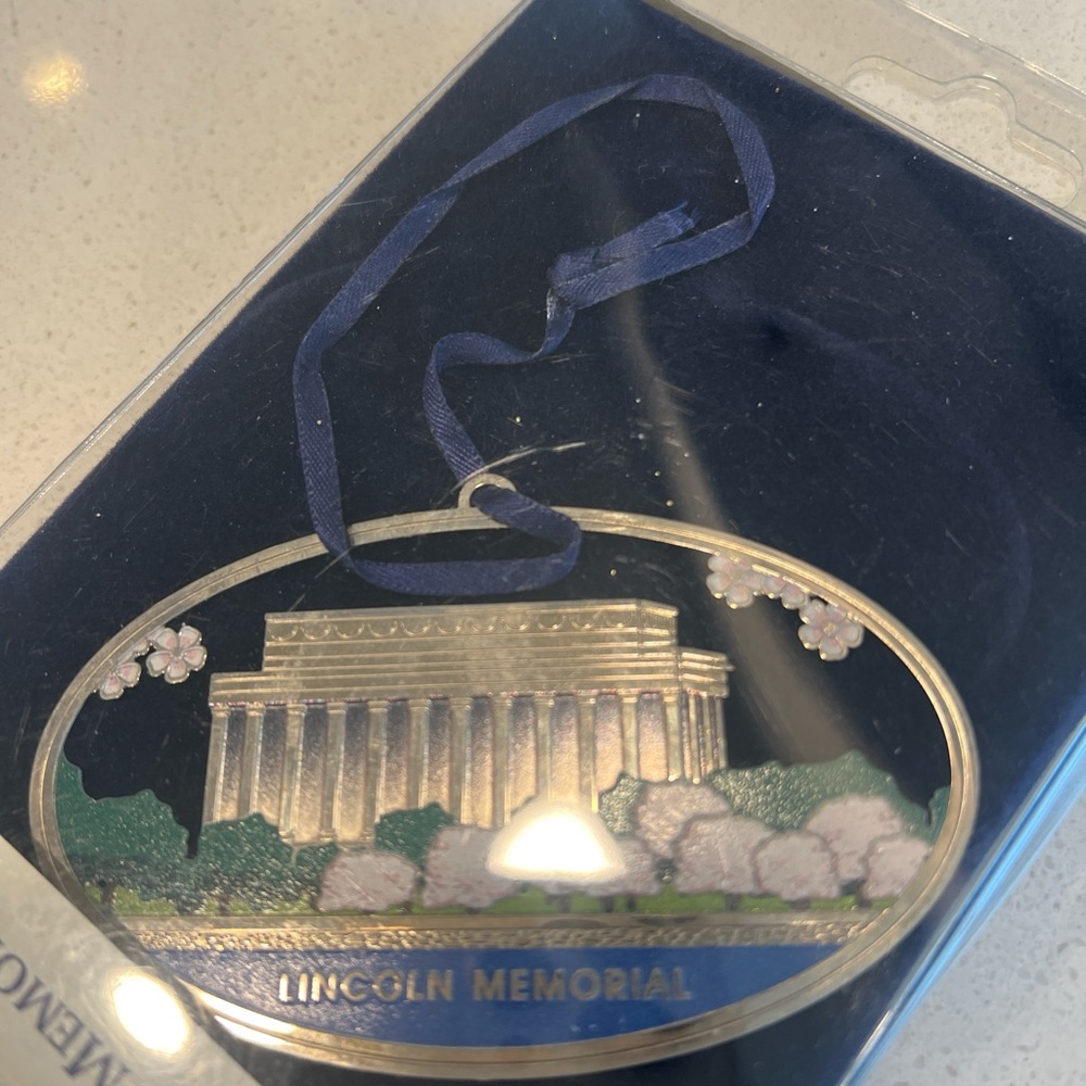 Lincoln Memorial Holiday Ornament - Silver and Blue